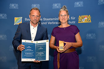 Umweltminister Thorsten Glauber mit Lioba Degenfelder